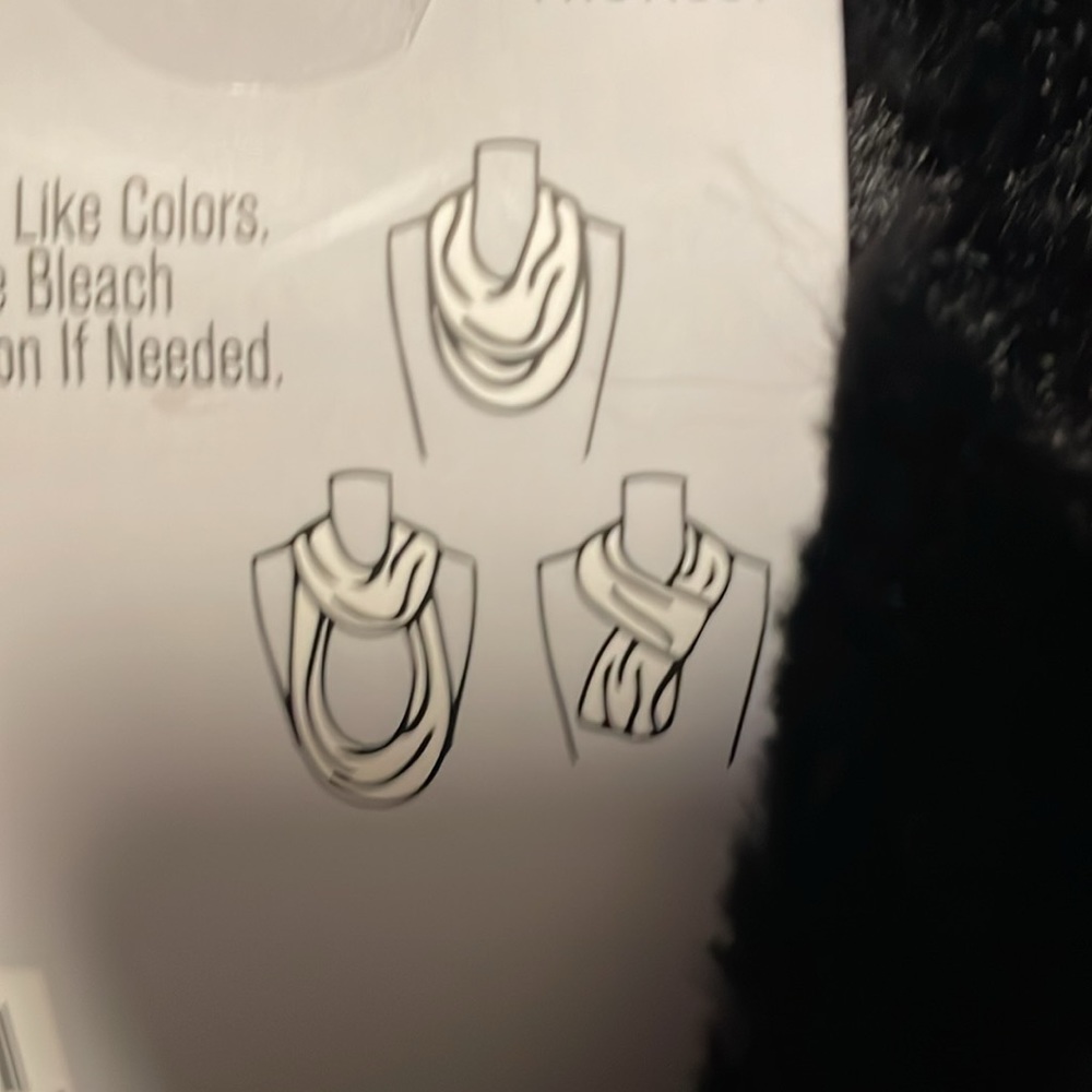 NWT!!!  West Loop Faux Scarf -OS - Picture 4 of 4